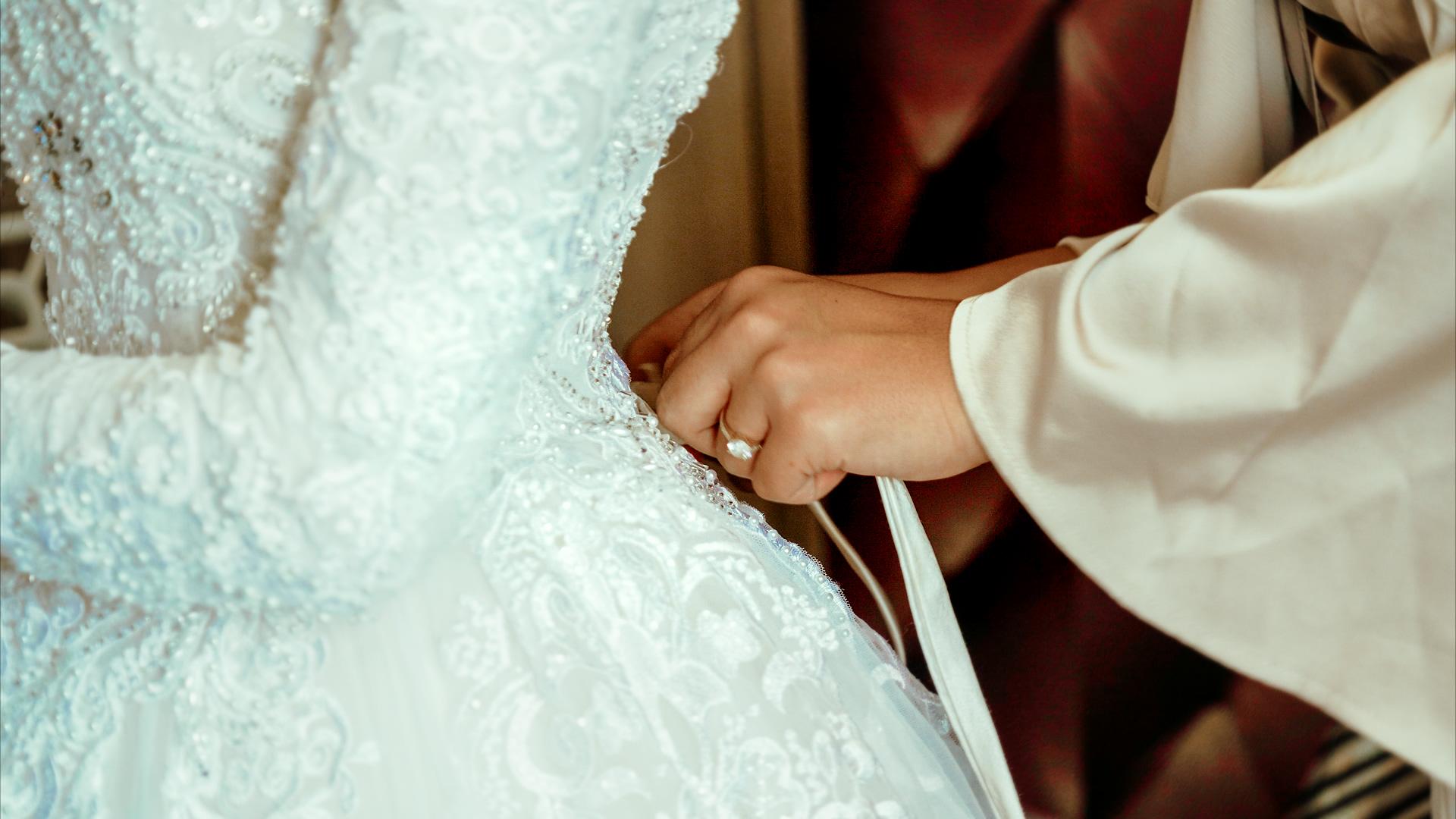 Photo de préparatif de la mariée